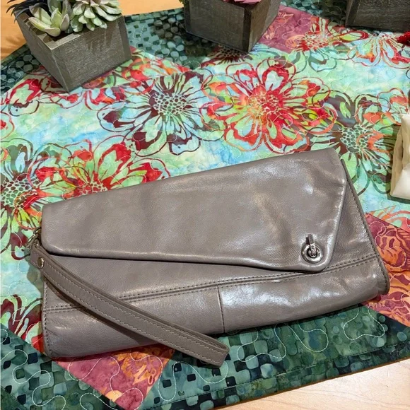 HOBO Metallic Gray Wristlet Clutch - Picture 1 of 4